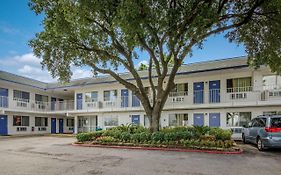 Motel 6-Conroe, Tx